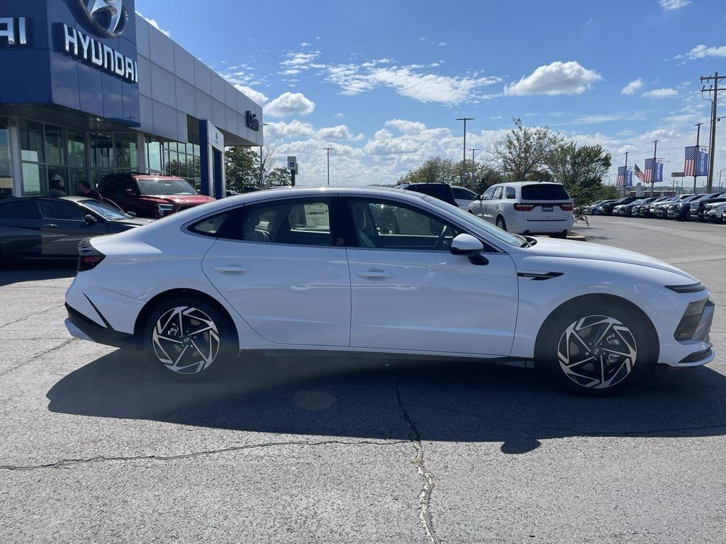 new 2025 Hyundai Sonata car, priced at $30,212
