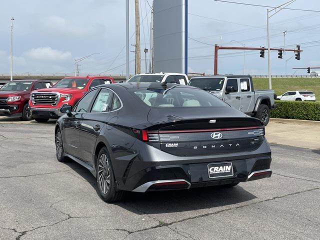 new 2025 Hyundai Sonata Hybrid car, priced at $32,080