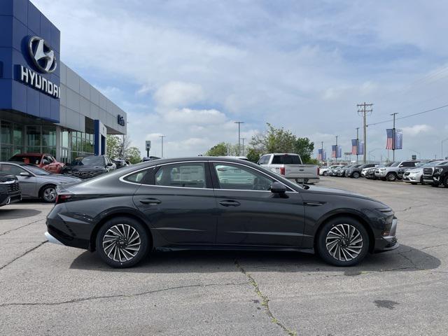 new 2025 Hyundai Sonata Hybrid car, priced at $32,080