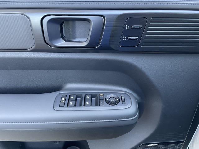 new 2025 Hyundai SANTA FE HEV car, priced at $49,778