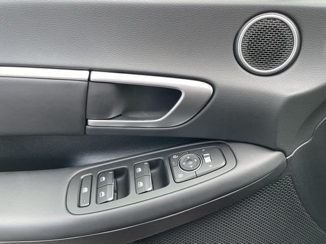 new 2025 Hyundai Sonata Hybrid car, priced at $32,029