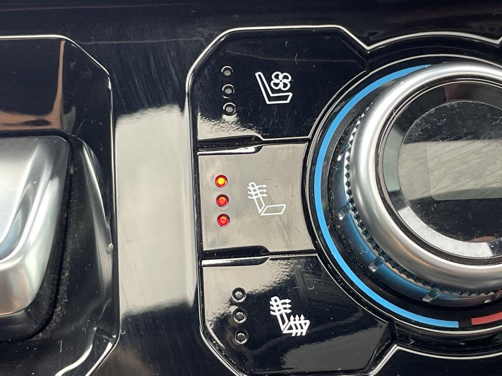 used 2022 GMC Sierra 1500 car, priced at $44,395