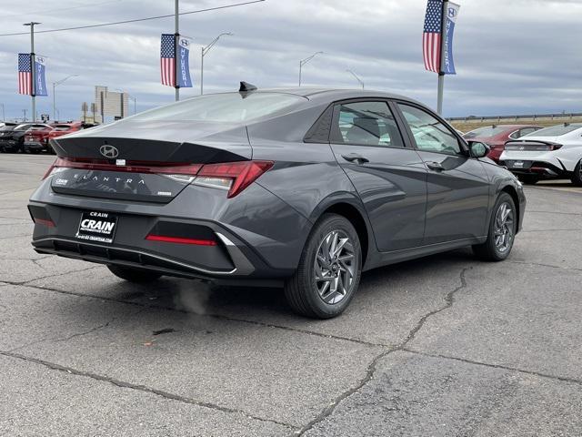 new 2025 Hyundai Elantra HEV car, priced at $26,780