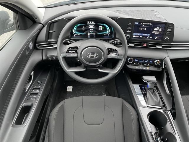 new 2025 Hyundai Elantra HEV car, priced at $26,780