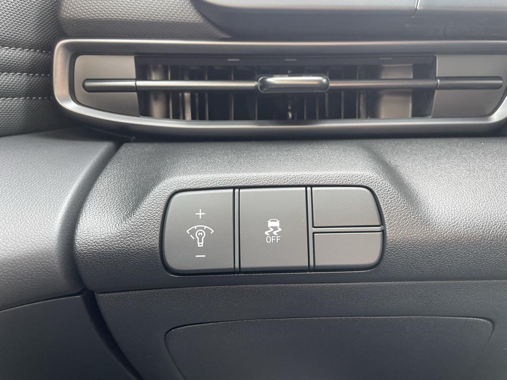 new 2025 Hyundai Elantra car, priced at $24,222