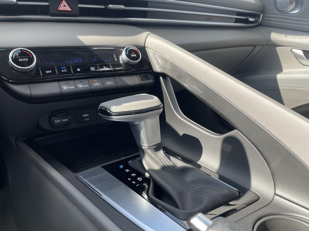 new 2025 Hyundai Elantra car, priced at $24,226