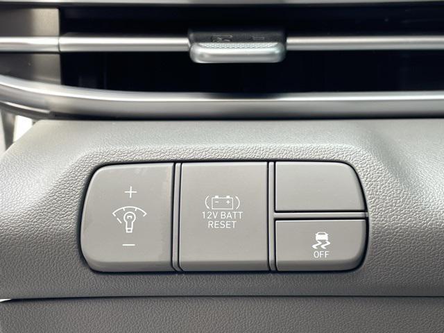 new 2025 Hyundai Elantra car, priced at $27,570