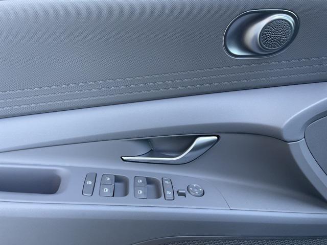 new 2025 Hyundai ELANTRA HEV car, priced at $25,825