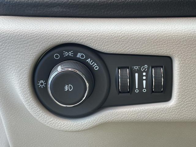 used 2024 Chrysler Pacifica car, priced at $40,316