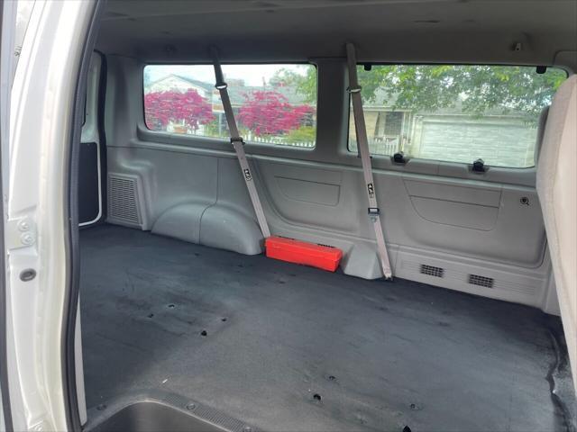 used 2002 Ford E150 car, priced at $10,995