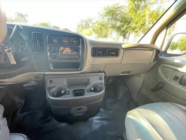 used 2000 GMC Savana 3500 car, priced at $6,500