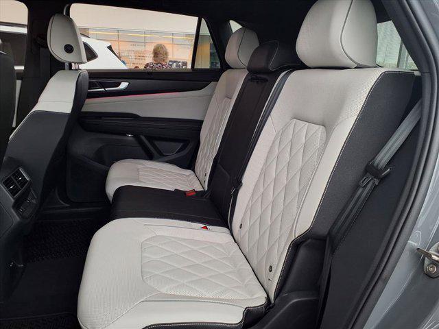 new 2025 Volkswagen Atlas Cross Sport car, priced at $52,306
