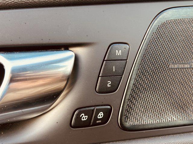 used 2022 Volvo XC60 car, priced at $28,933