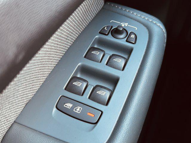 used 2022 Volvo XC60 car, priced at $28,933