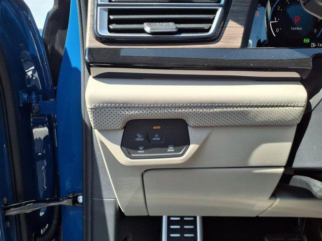new 2025 Volkswagen Atlas car, priced at $55,671