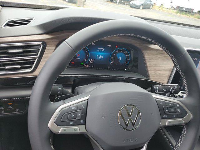 new 2024 Volkswagen Atlas car, priced at $48,727