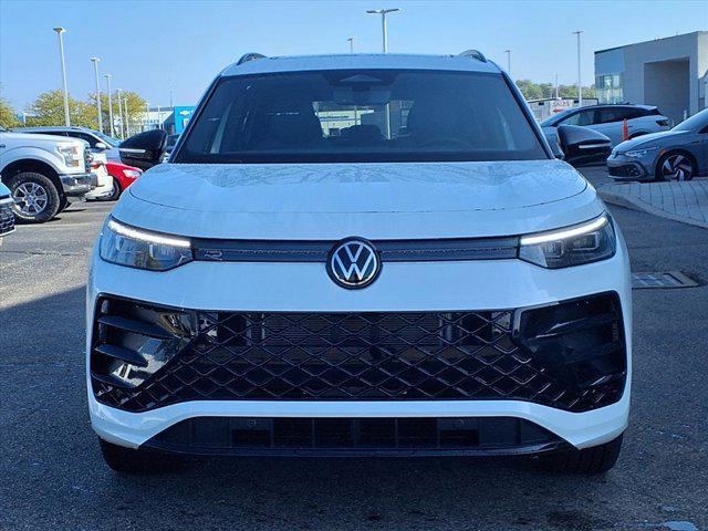 new 2025 Volkswagen Tiguan car, priced at $40,185