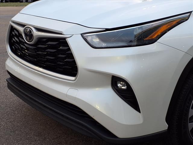 used 2022 Toyota Highlander car, priced at $33,376