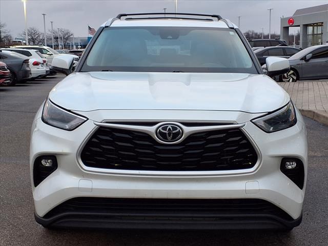 used 2022 Toyota Highlander car, priced at $33,376