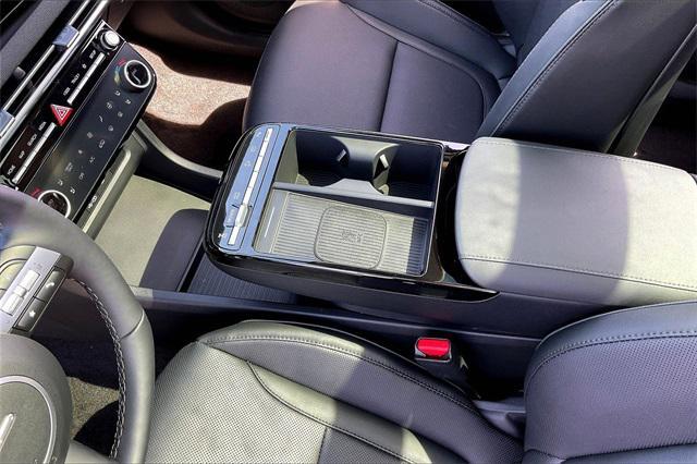 new 2025 Hyundai TUCSON Hybrid car, priced at $38,636
