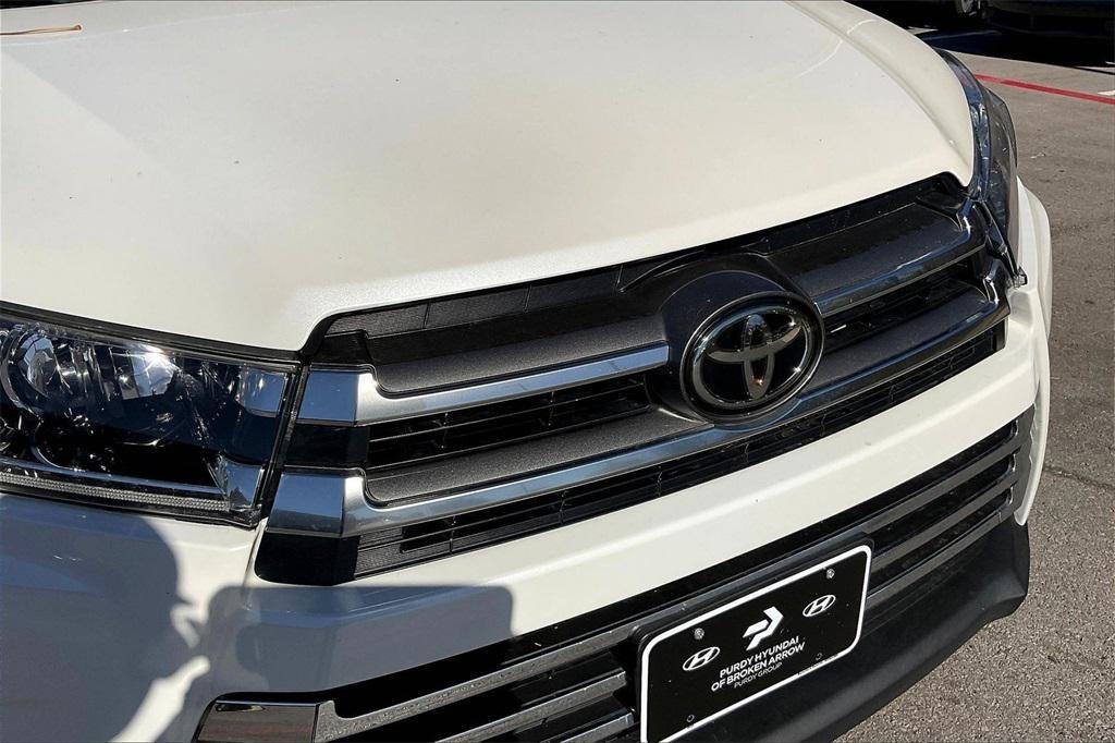 used 2019 Toyota Highlander car, priced at $27,311