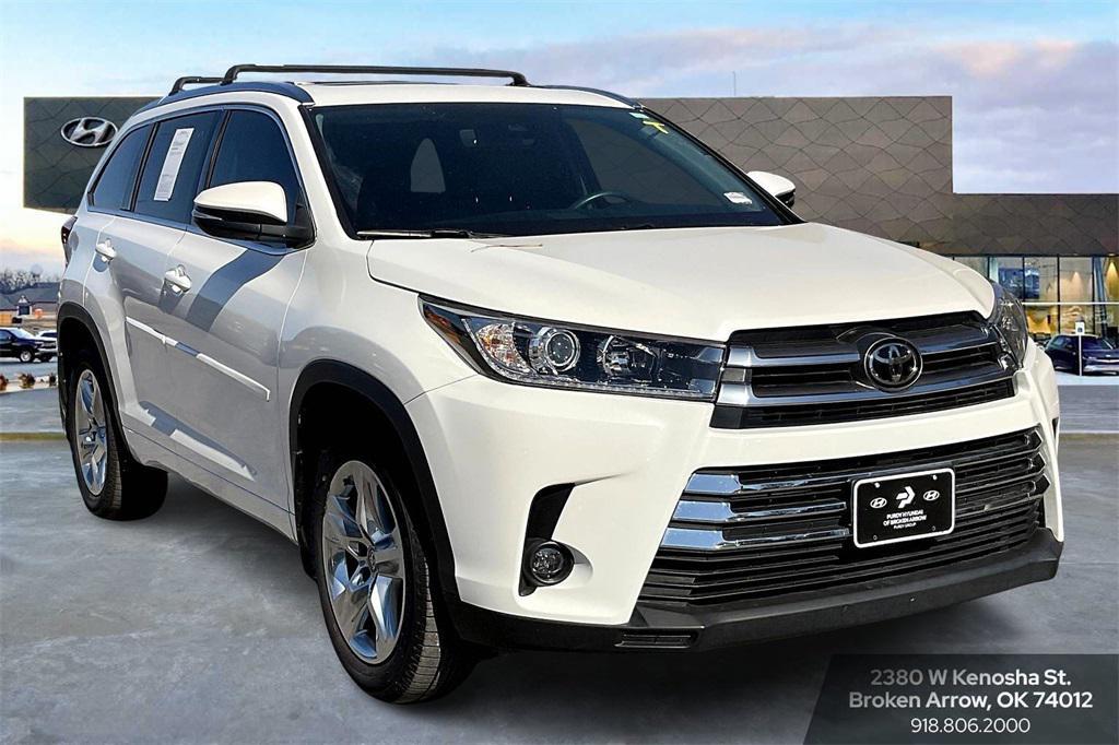 used 2019 Toyota Highlander car, priced at $27,311