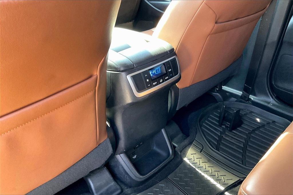 used 2019 Toyota Highlander car, priced at $27,311