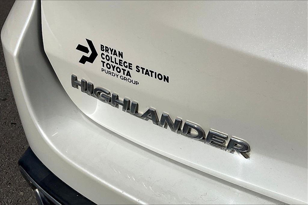 used 2019 Toyota Highlander car, priced at $27,311