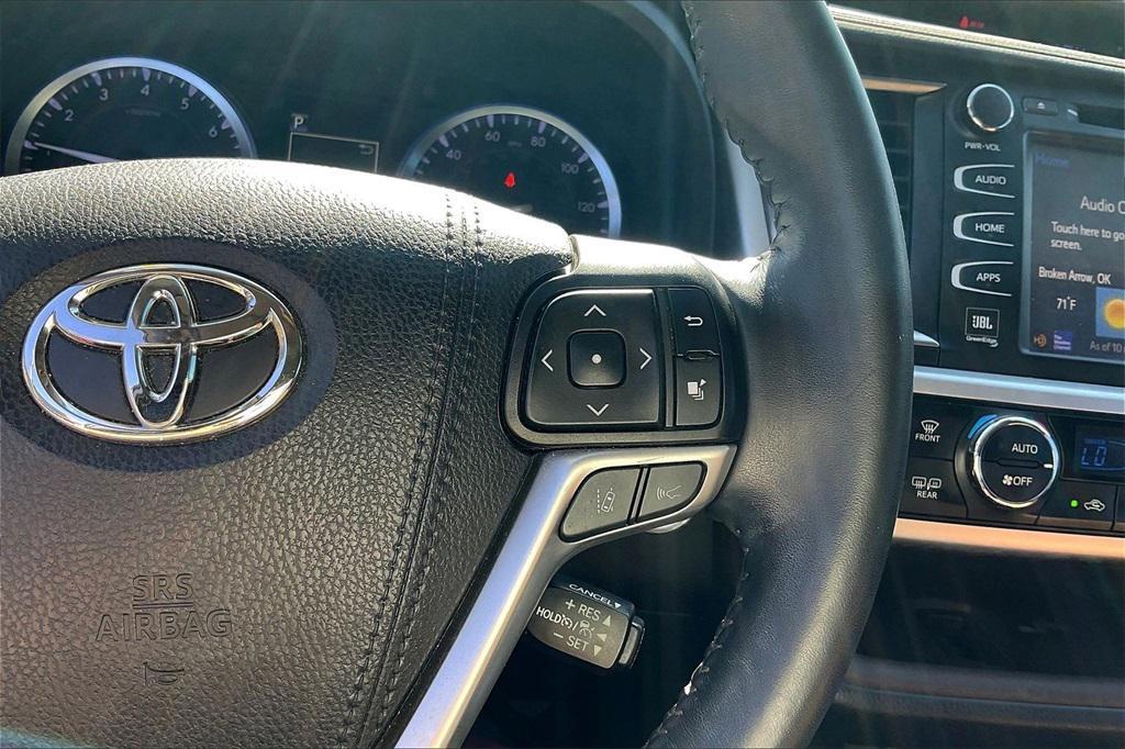 used 2019 Toyota Highlander car, priced at $27,311