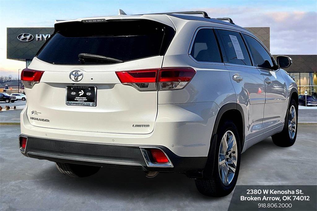 used 2019 Toyota Highlander car, priced at $27,311