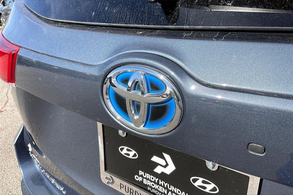 used 2019 Toyota Highlander Hybrid car, priced at $29,111
