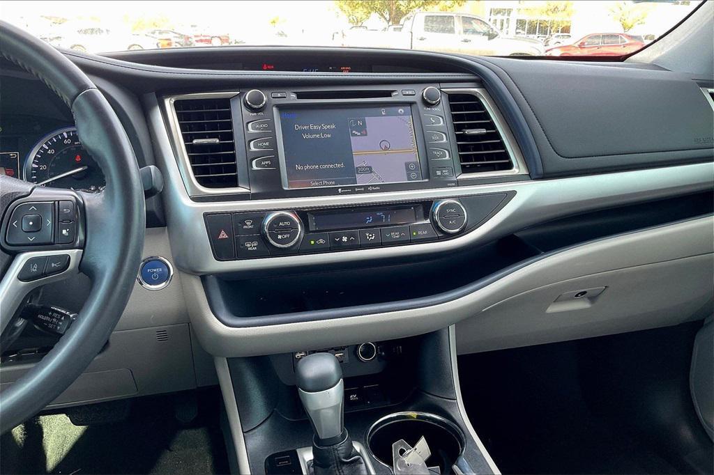 used 2019 Toyota Highlander Hybrid car, priced at $29,111