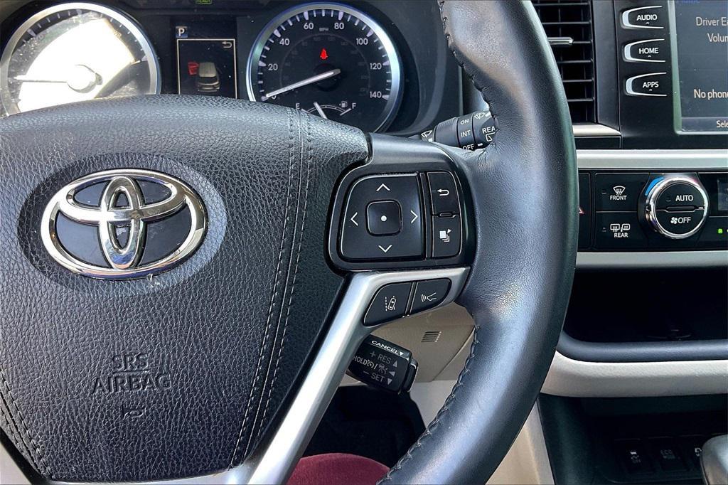used 2019 Toyota Highlander Hybrid car, priced at $29,111