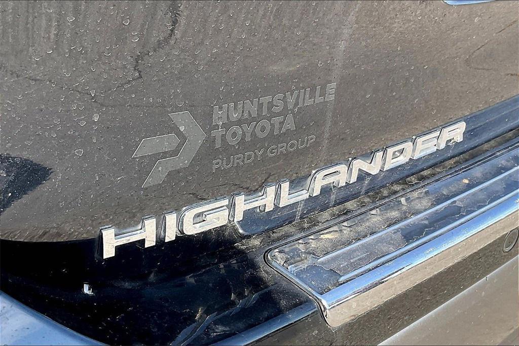 used 2024 Toyota Highlander car, priced at $43,981