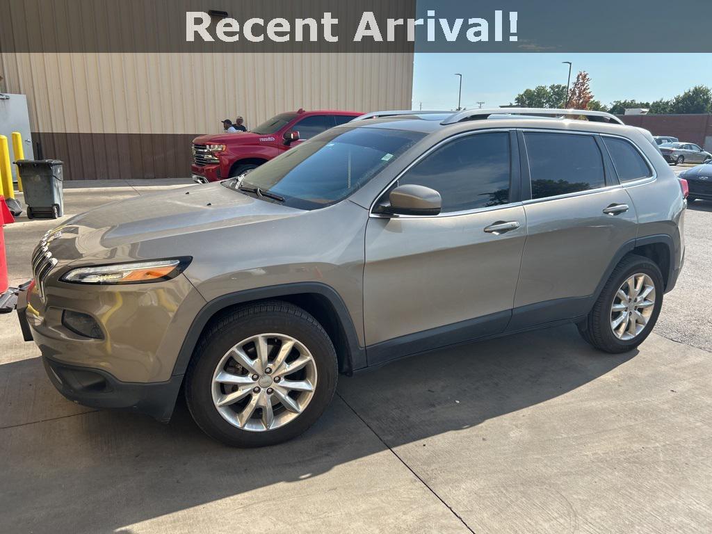 used 2016 Jeep Cherokee car, priced at $12,111