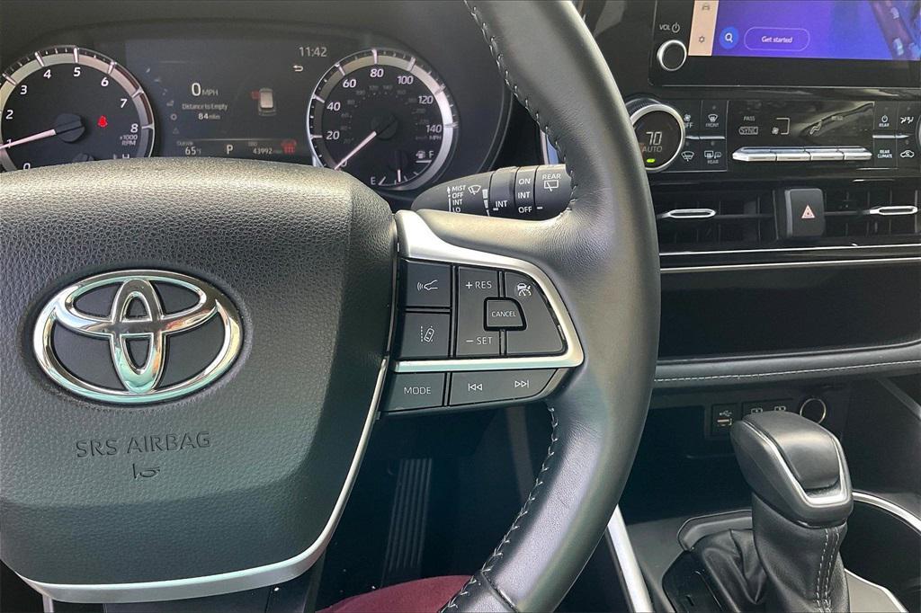 used 2024 Toyota Highlander car, priced at $33,673