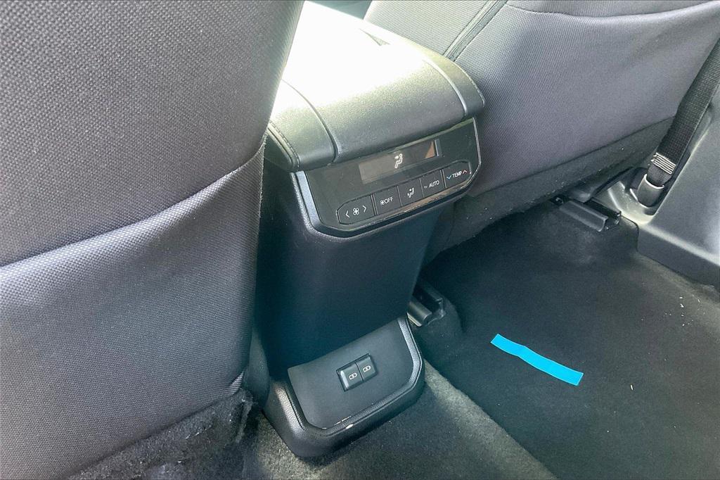 used 2024 Toyota Highlander car, priced at $33,673