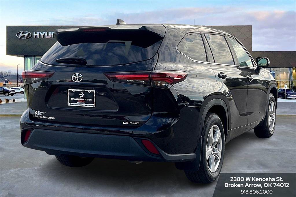 used 2024 Toyota Highlander car, priced at $33,673