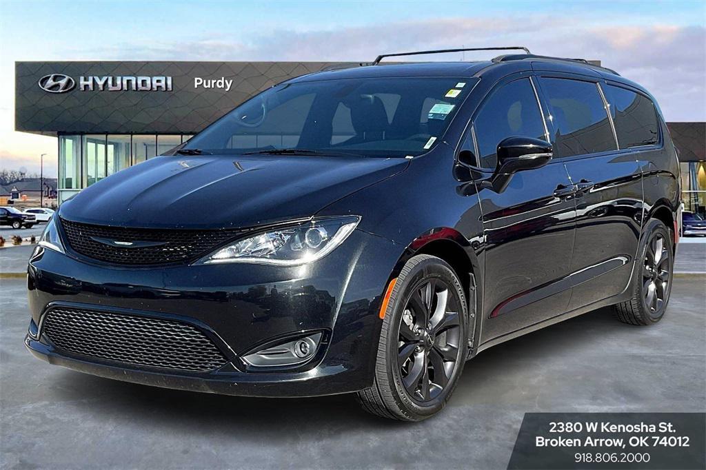 used 2018 Chrysler Pacifica car, priced at $16,711