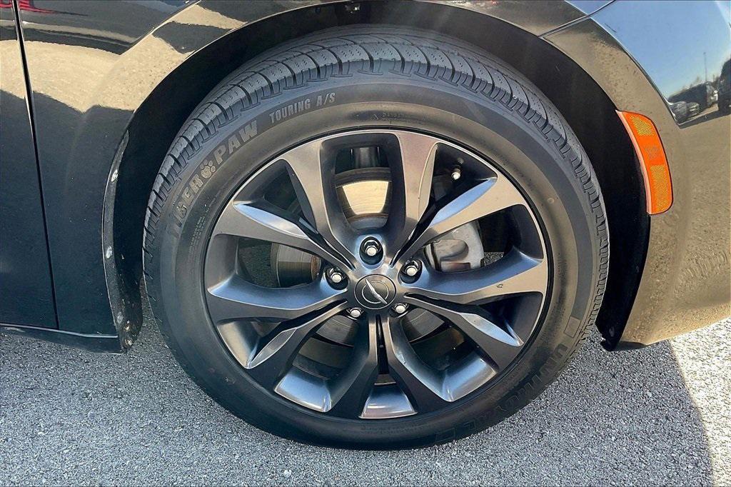 used 2018 Chrysler Pacifica car, priced at $14,333