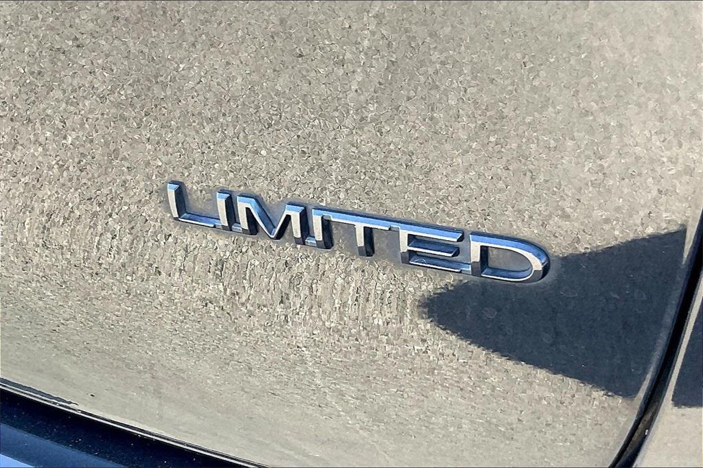 used 2018 Chrysler Pacifica car, priced at $16,711