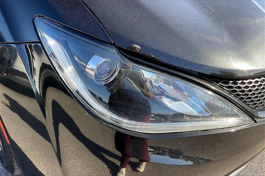 used 2018 Chrysler Pacifica car, priced at $16,711