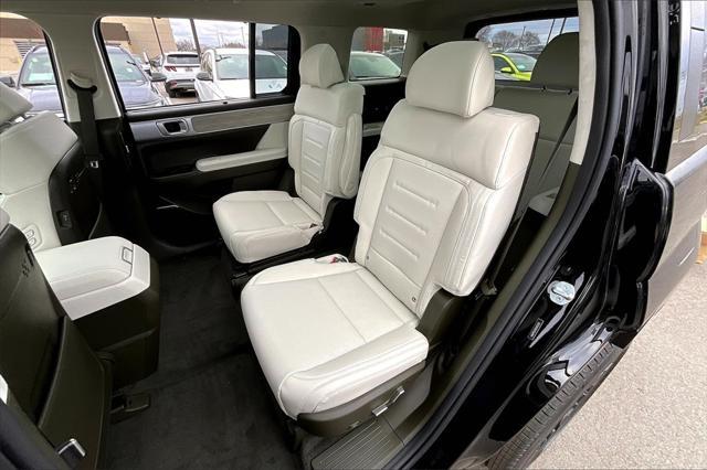 new 2025 Hyundai SANTA FE HEV car, priced at $44,924