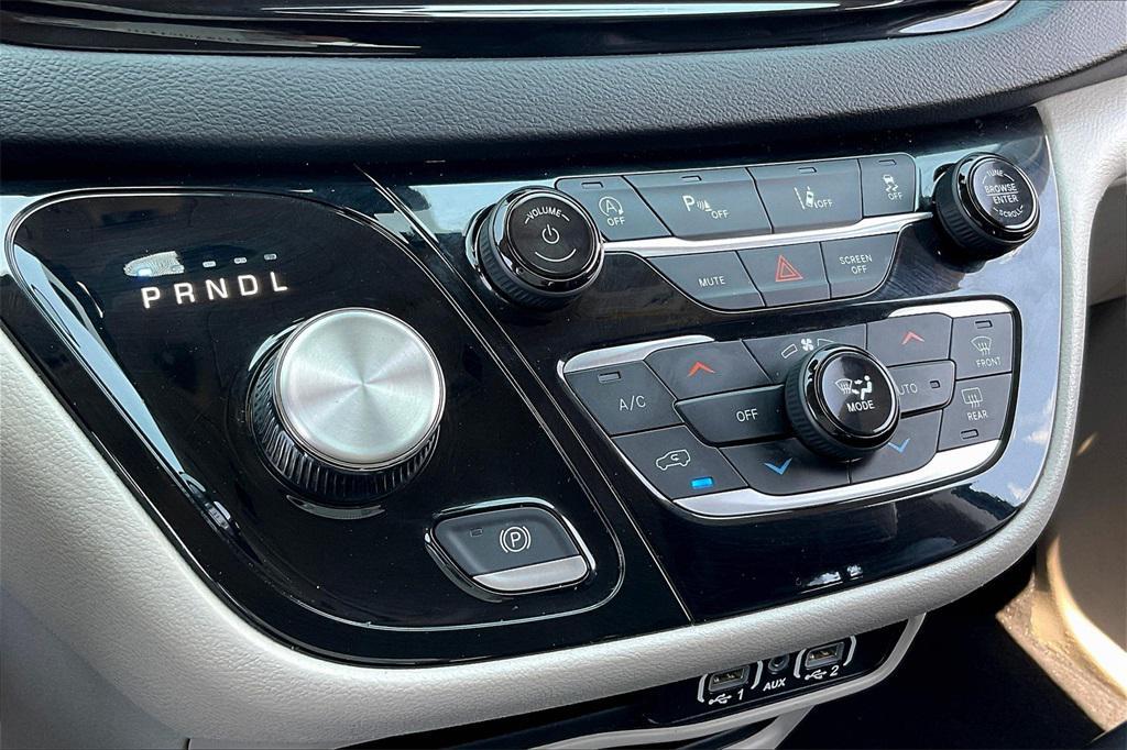 used 2023 Chrysler Pacifica car, priced at $23,511