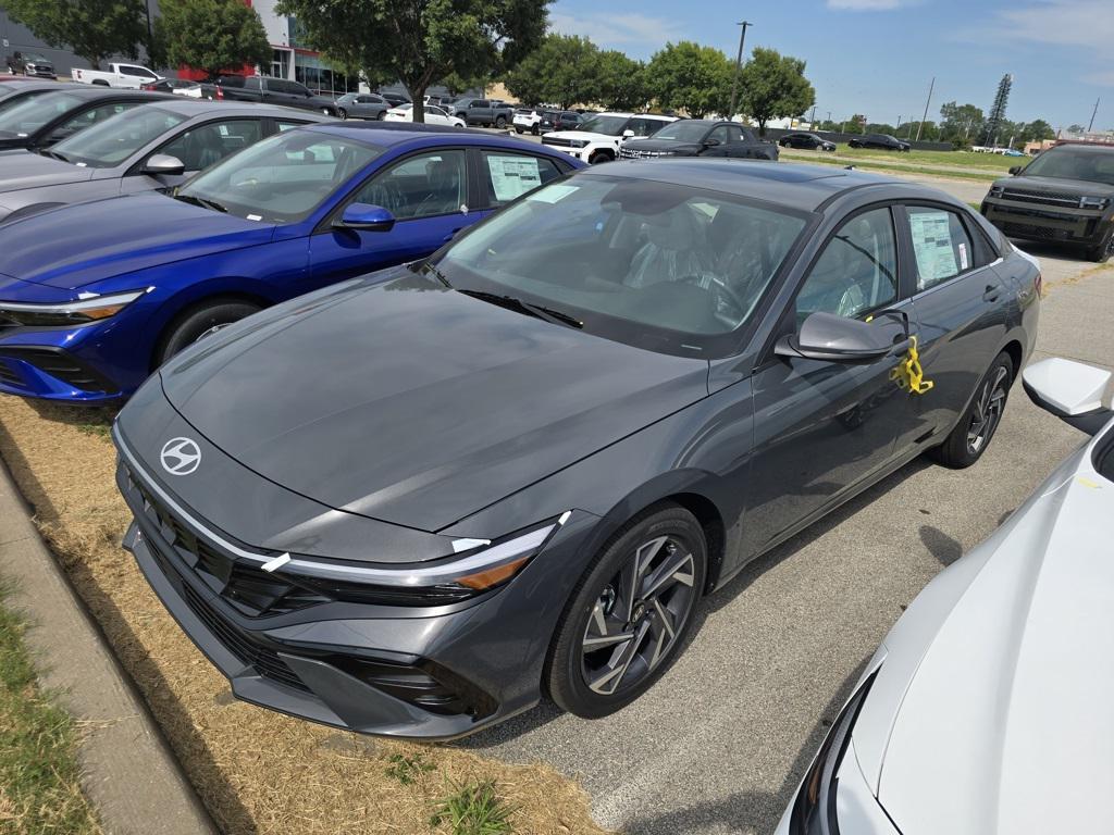 new 2025 Hyundai Elantra car, priced at $25,680