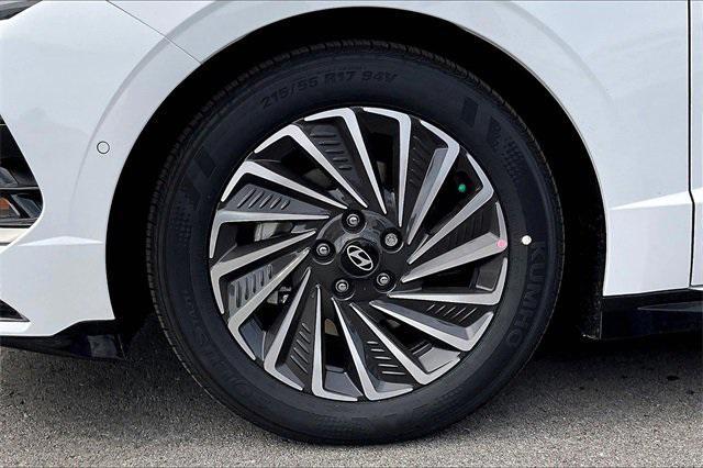 new 2025 Hyundai Sonata Hybrid car, priced at $35,252