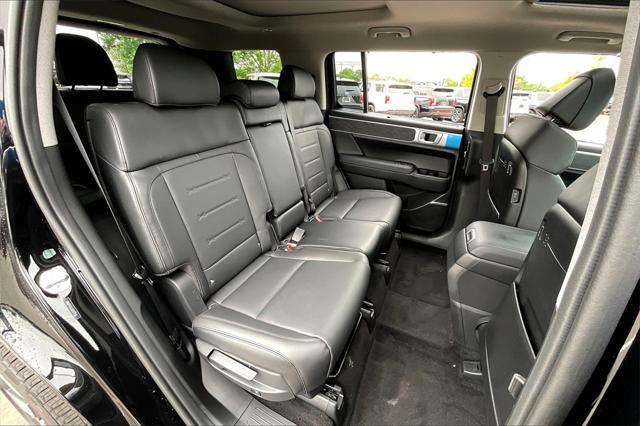 new 2025 Hyundai Santa Fe car, priced at $39,390