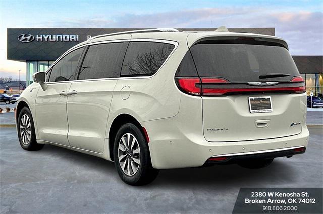 used 2021 Chrysler Pacifica Hybrid car, priced at $29,611