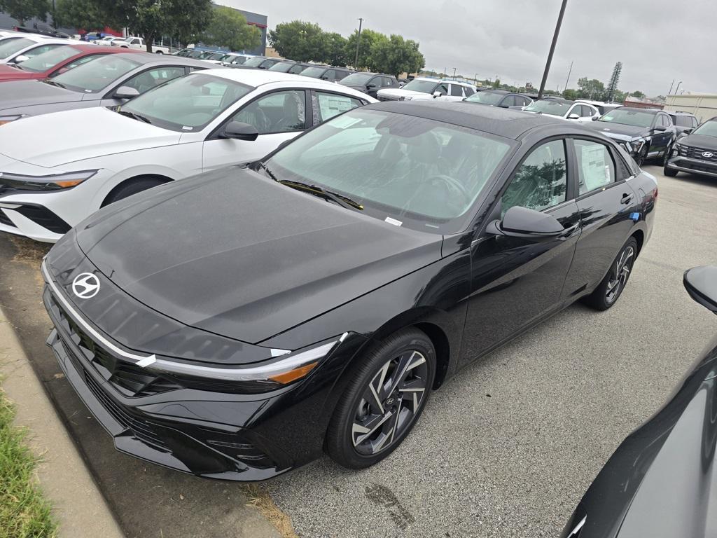 new 2025 Hyundai Elantra car, priced at $25,680