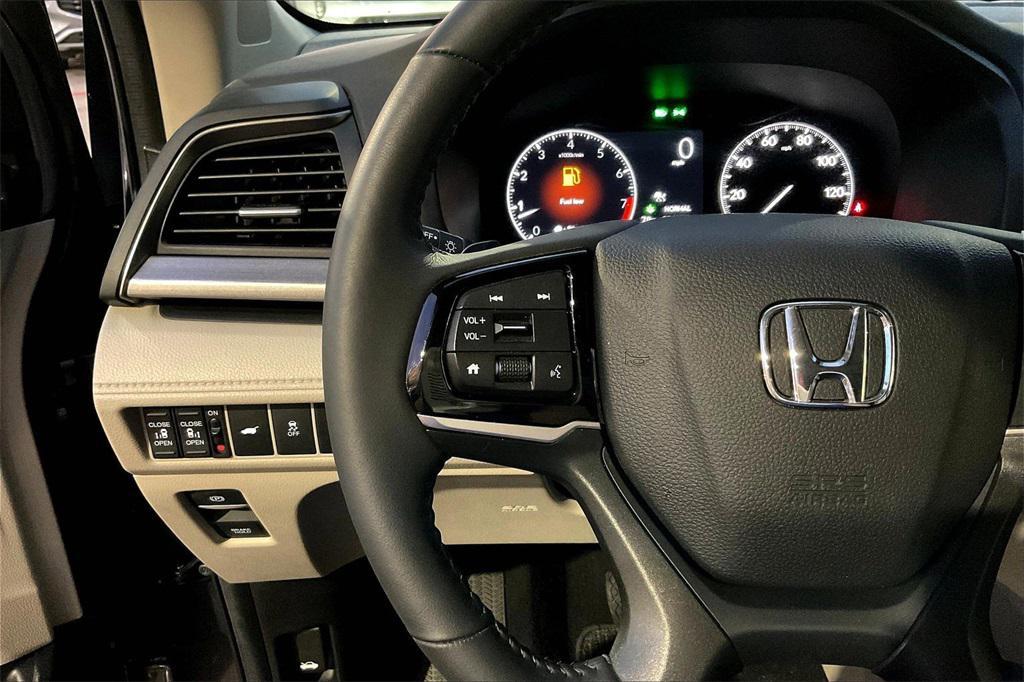 used 2025 Honda Odyssey car, priced at $42,511